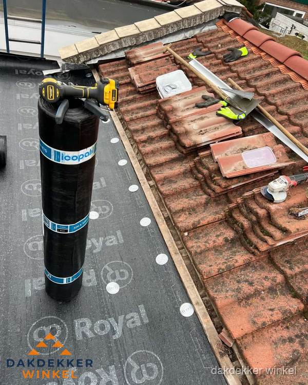 Dakschade herstel: pannendak renovatie in Winkel Dakschade herstel: pannendak renovatie in Winkel